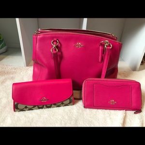 COACH AUTHENTIC PINK RUBY PURSE & WALLETS
